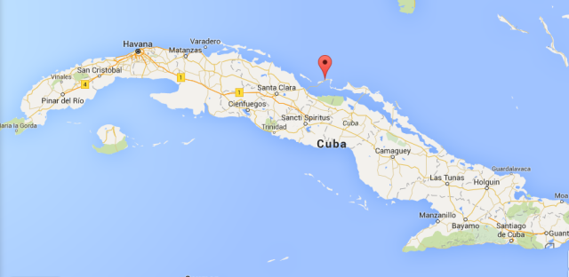 O ponto vermelho é onde fica a ilha de Cayo Ensenachos.